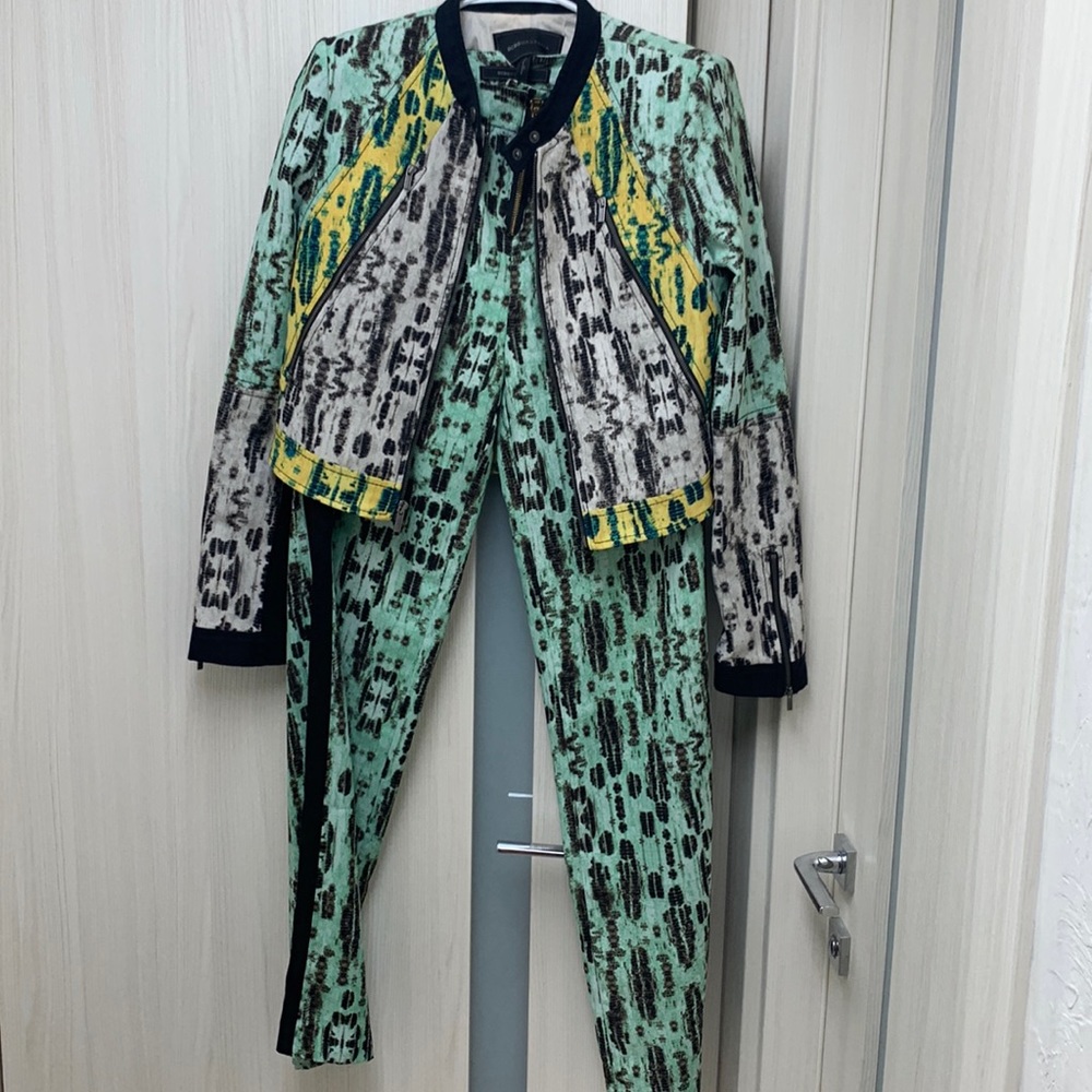 Womens suit BCBBGMaxazria